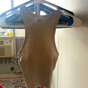 Divided H&M muscle crop tee for woman